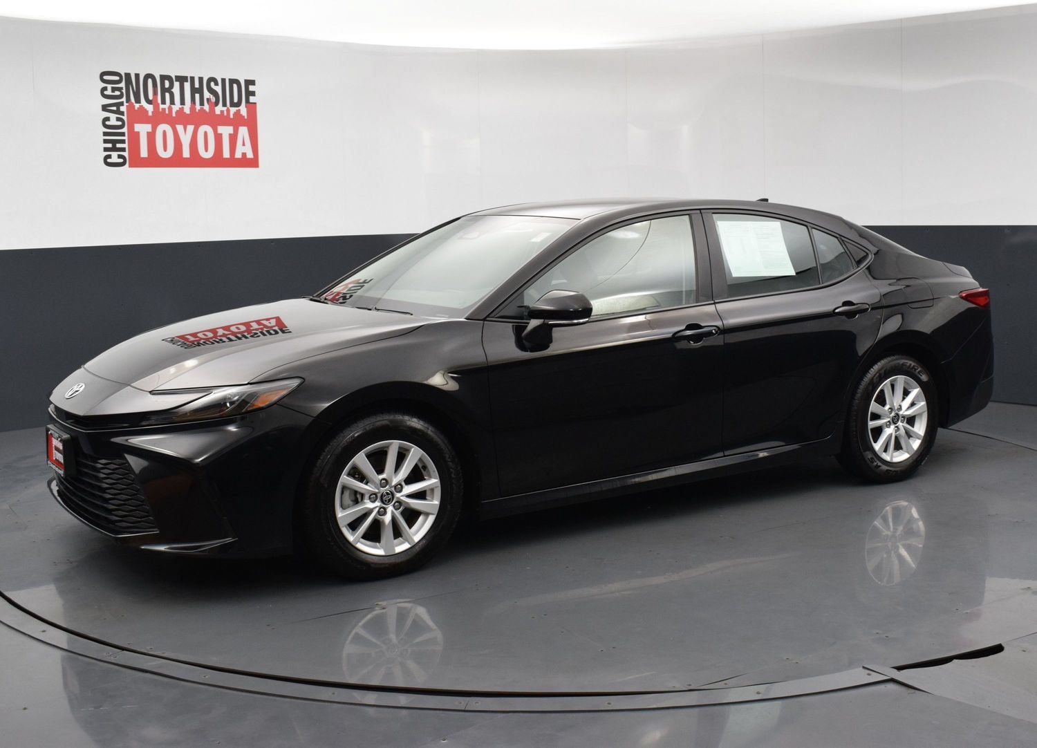 Used 2025 Toyota Camry LE FWD image 8