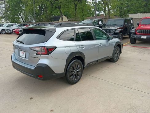 Used 2025 Subaru Outback Onyx Edition image 10