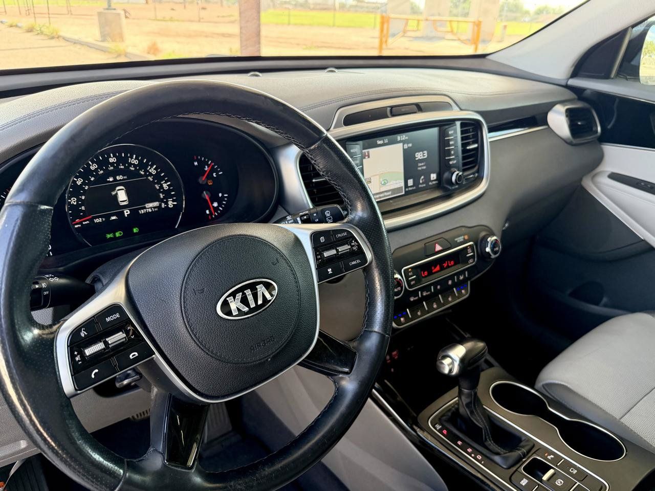 Used 2019 Kia Sorento SX w/ SX Touring Package FWD image 17