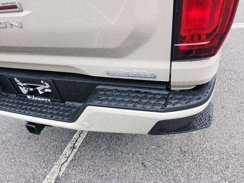 New 2026 GMC Canyon Elevation w/ Convenience Package image 4