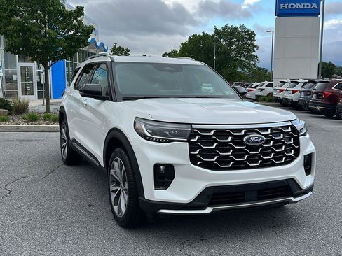 Used 2025 Ford Explorer Platinum w/ Ultimate Package AWD/4WD image 1