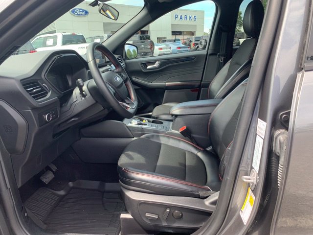 Used 2025 Ford Escape ST-Line AWD/4WD image 23