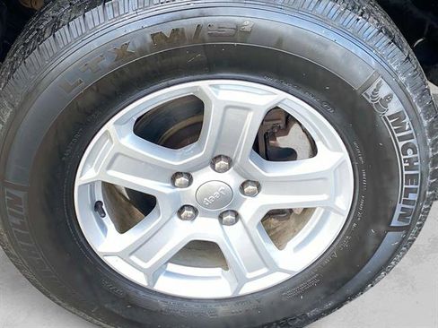 Used 2019 Jeep Wrangler Sport image 26