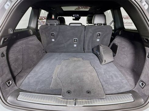 Used 2023 Jeep Grand Cherokee Overland w/ Luxury Tech Group IV image 29