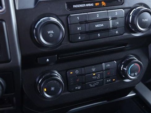 Used 2018 Ford F150 XLT w/ Equipment Group 302A Luxury AWD/4WD image 17