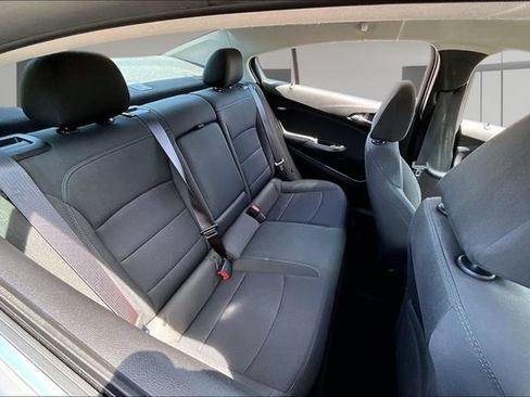 Used 2017 Chevrolet Cruze LT FWD image 22