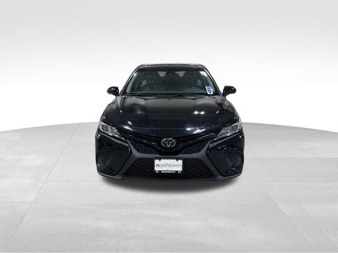 Used 2018 Toyota Camry SE w/ Moonroof Package image 22