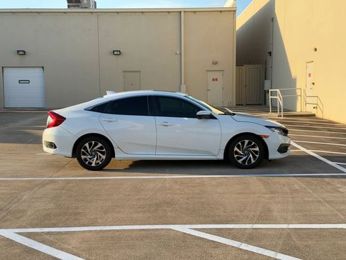 Used 2017 Honda Civic EX image 8