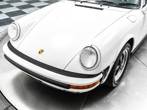 Used 1989 Porsche 911 Carrera RWD image 31