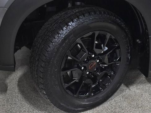 Used 2025 Nissan Armada PRO-4X image 11