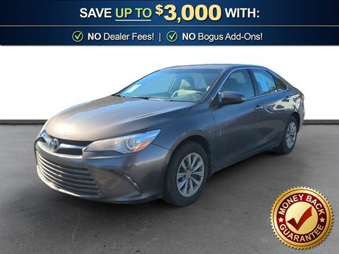 Used 2017 Toyota Camry LE FWD image 1