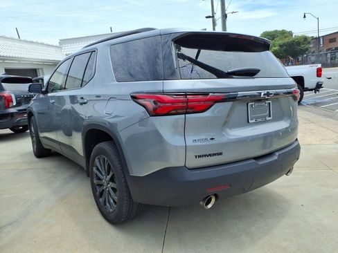 Used 2023 Chevrolet Traverse RS FWD image 5