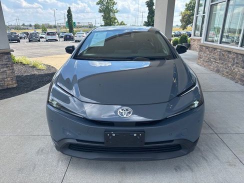 Used 2025 Toyota Prius LE FWD image 3
