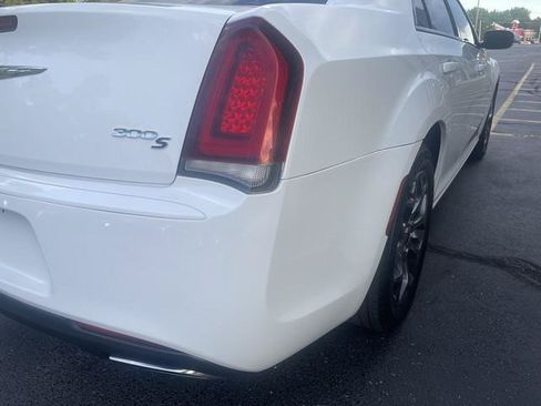 Used 2018 Chrysler 300 S AWD/4WD image 10