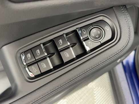 Used 2026 Porsche Macan image 13