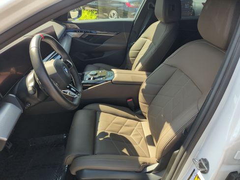 Certified 2024 BMW i5 M60 w/ Premium Package image 16