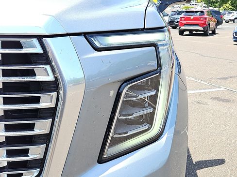 Used 2025 GMC Yukon XL Denali AWD/4WD image 9