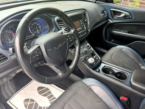 Used 2015 Chrysler 200 S image 3