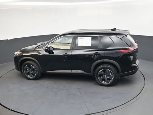 Used 2025 Nissan Rogue SV image 33