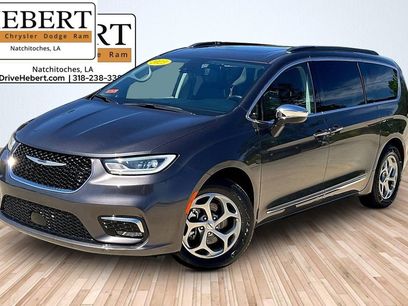 Used 2023 Chrysler Pacifica Limited