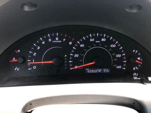 Used 2010 Toyota Camry FWD image 24