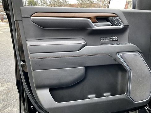 Used 2025 Chevrolet Silverado 1500 High Country w/ Midnight Edition image 27