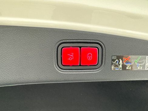 Used 2022 Mercedes-Benz E 450 Coupe image 68