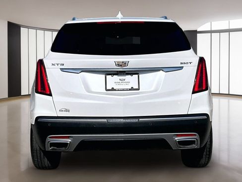 Used 2022 Cadillac XT5 Premium Luxury w/ Technology Package FWD image 4