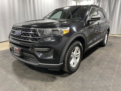 Used 2020 Ford Explorer XLT w/ Comfort Package image 5