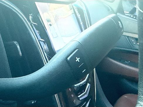 Used 2016 Cadillac Escalade Luxury RWD image 30