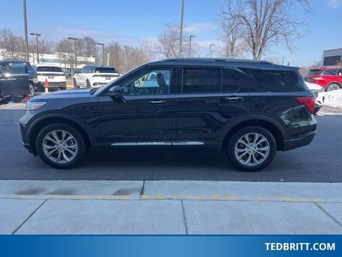 Certified 2022 Ford Explorer Limited w/ Equipment Group 301A image 4