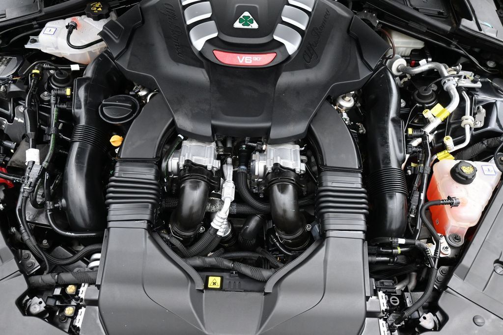 Used 2022 Alfa Romeo Giulia Quadrifoglio RWD image 28