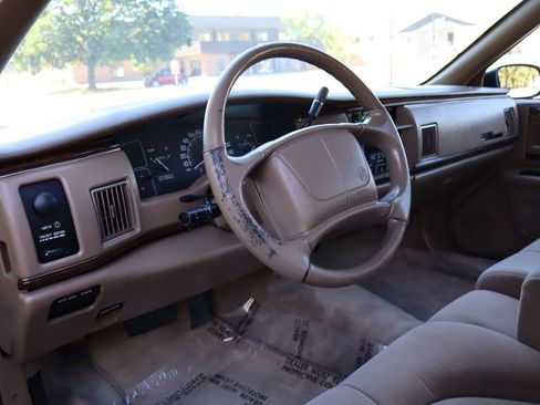 Used 1996 Buick Roadmaster Estate RWD image 15