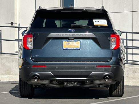 Certified 2022 Ford Explorer XLT w/ Equipment Group 202A image 4