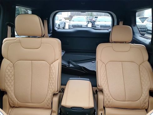 Used 2022 Jeep Grand Cherokee L Summit w/ Advanced Protech Group IV image 21