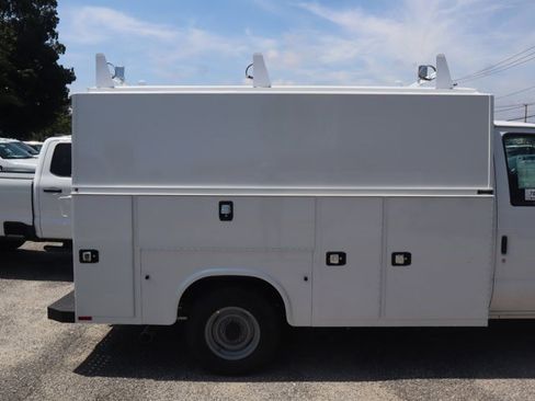 New 2026 Ford E-350 and Econoline 350 Super Duty w/ Power Equipment Group image 4