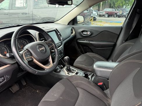 Used 2015 Jeep Cherokee Latitude w/ Comfort/Convenience Group AWD/4WD image 7
