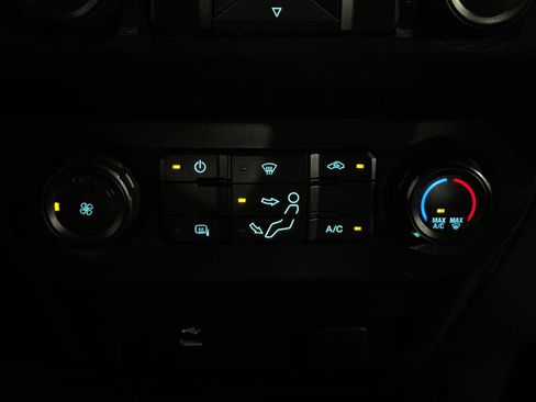Used 2022 Ford F250 XL w/ Power Equipment Group AWD/4WD image 38