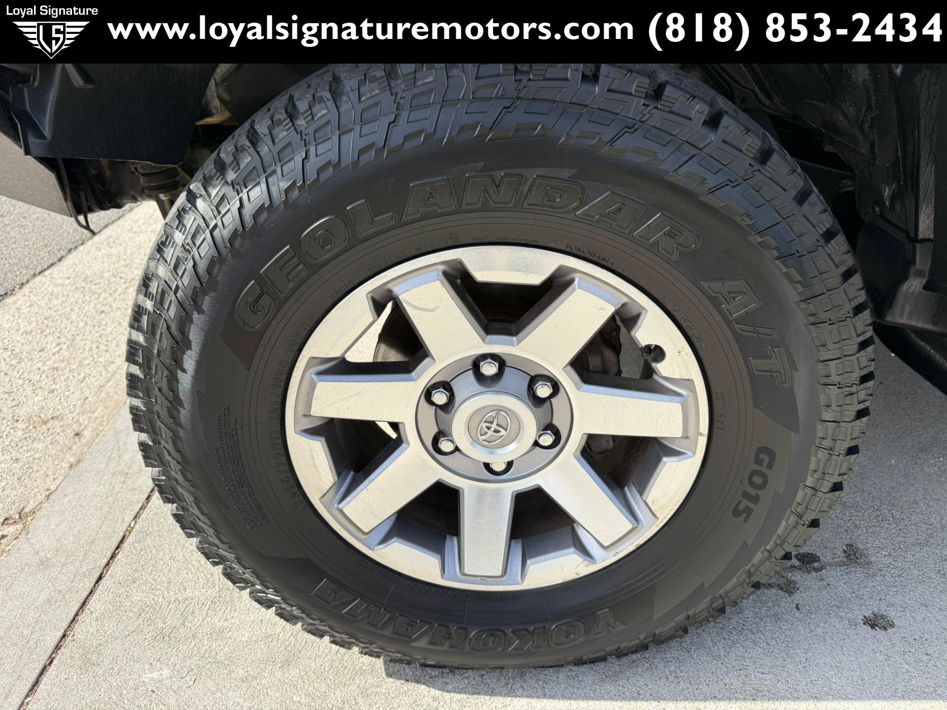 Used 2014 Toyota FJ Cruiser 4WD w/ Upgrade Package image 13