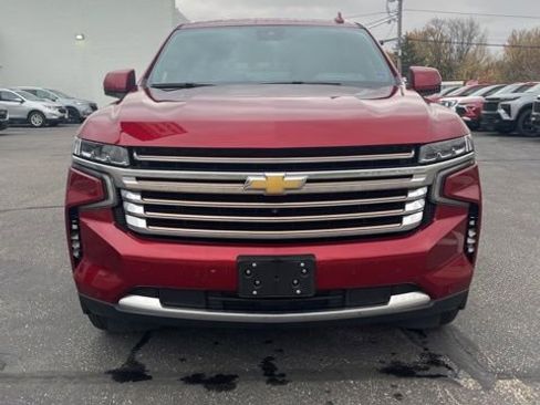 Used 2024 Chevrolet Suburban High Country AWD/4WD image 8