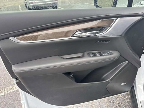 New 2025 Cadillac XT6 Premium Luxury w/ Platinum Package image 16