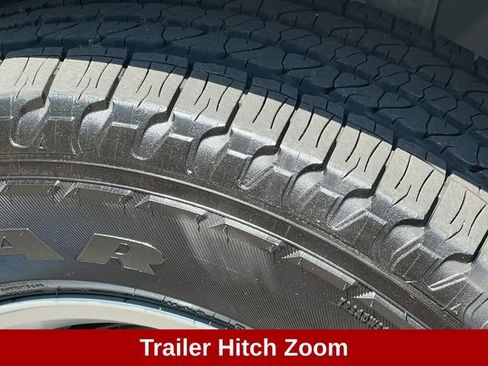 Used 2024 Jeep Grand Cherokee Laredo w/ Trailer Tow Package AWD/4WD image 9