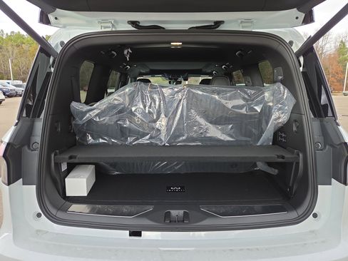 New 2026 INFINITI QX80 Autograph w/ Premium Cargo Package image 9