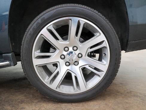 Used 2020 Cadillac Escalade Luxury image 13