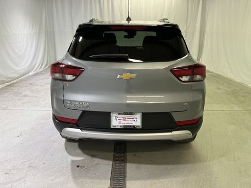 Used 2024 Chevrolet TrailBlazer LT w/ LT Cold Weather Package image 9