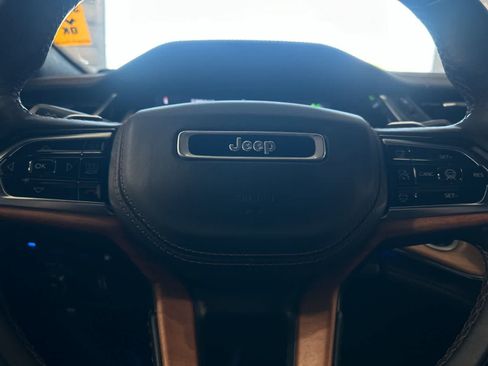 Used 2023 Jeep Grand Cherokee Summit AWD/4WD image 25