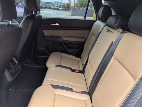 Used 2022 Volkswagen Atlas Cross Sport SE w/ Black Wheel Package image 14