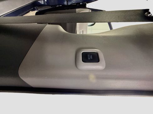 Used 2020 Toyota Sienna XLE FWD image 42