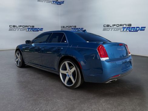 Used 2021 Chrysler 300 Touring w/ Driver Convenience Group image 7