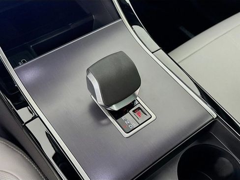 Used 2026 Land Rover Range Rover Velar Dynamic SE image 19